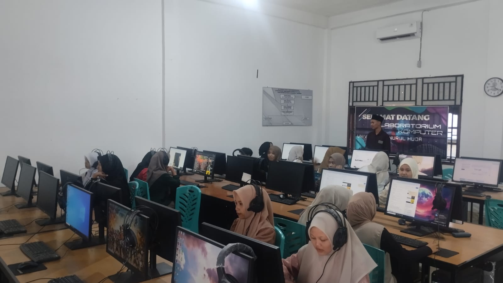 Pusat Layanan Bahasa Unuha Fasilitasi Pre-test NHEAT Bagi Mahasiswa Baru Pendidikan Bahasa Inggris