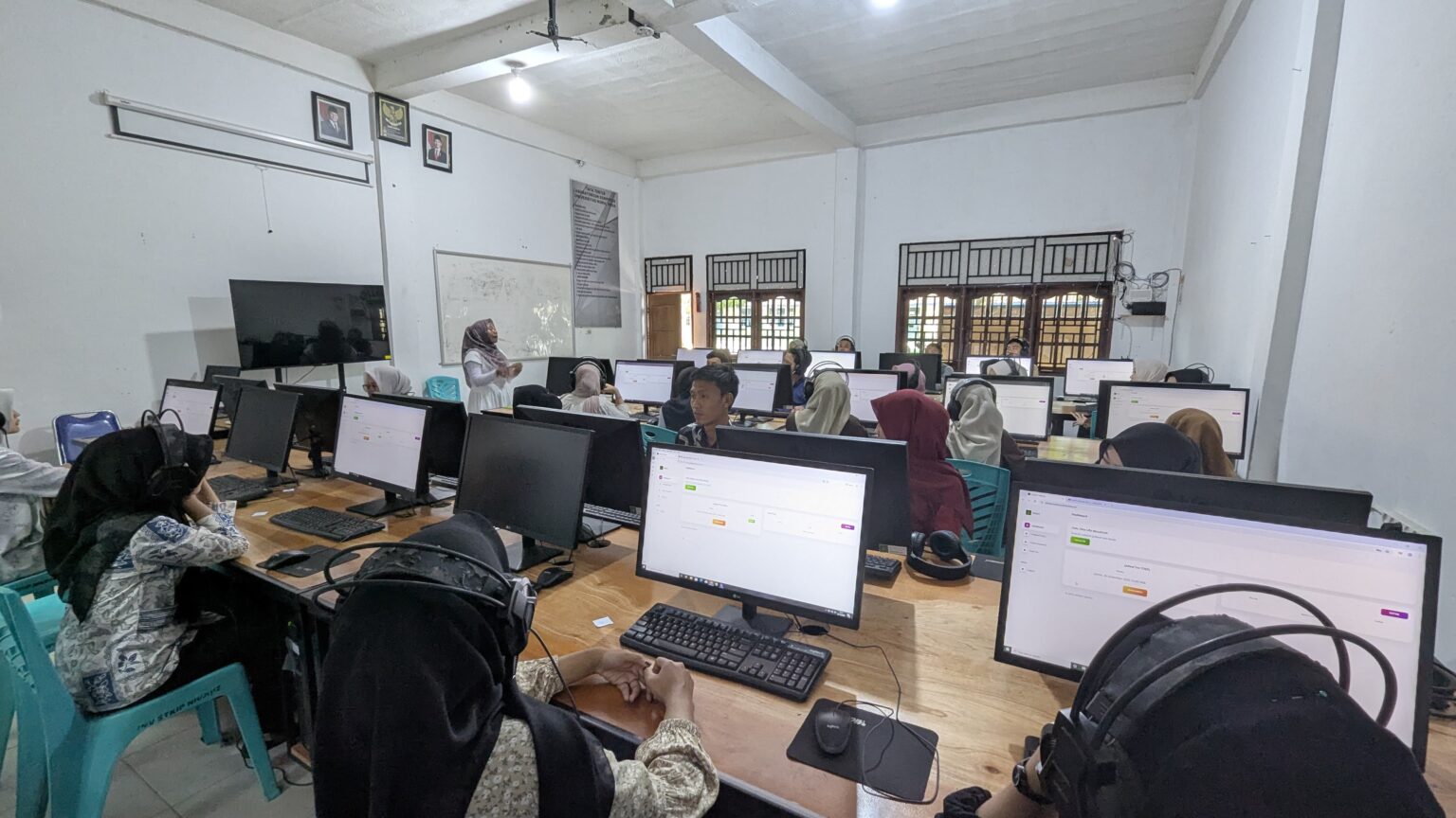 Ruang Tes (NHEAT dan UKBI Adaftif)